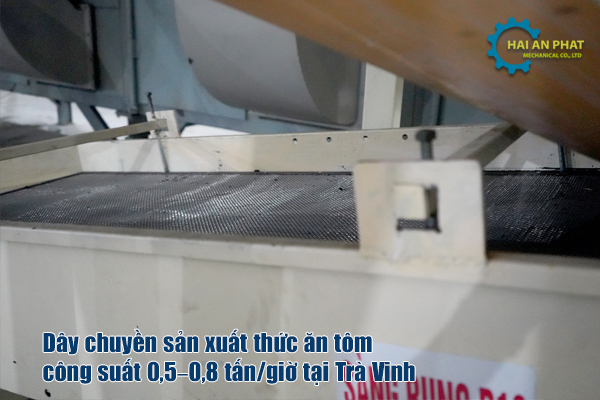 Chi tiết máy sàng rung trong dây chuyền thức ăn tôm